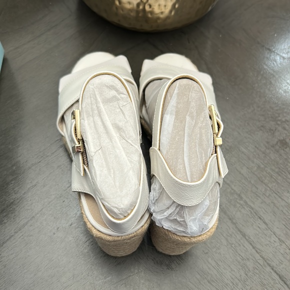 LIFESTRIDE Tango Wedge Espadrilles - Picture 10 of 13